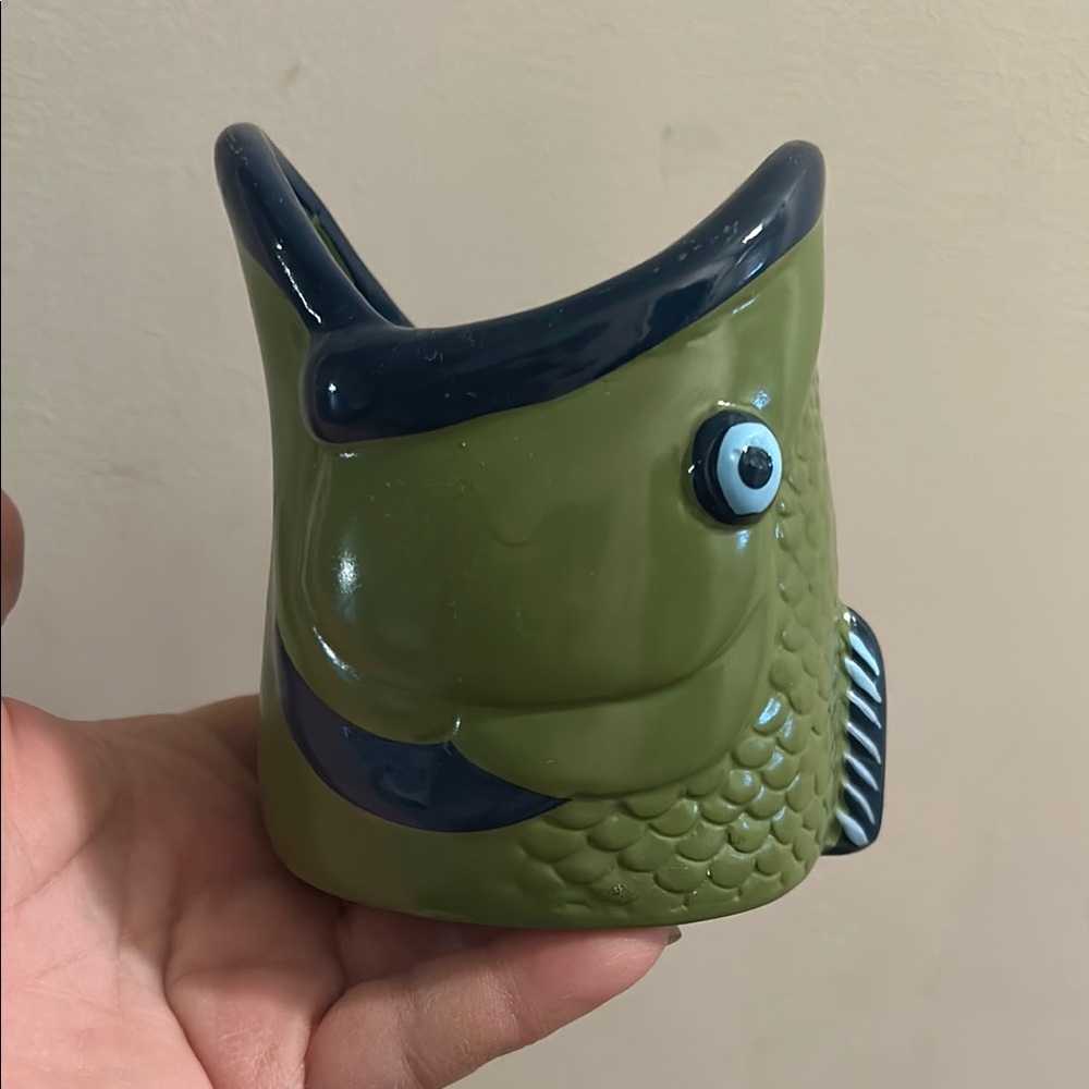 Green Ceramic Fish Decor Trinket-Pencil-Soap Dish Holder Vessel Container